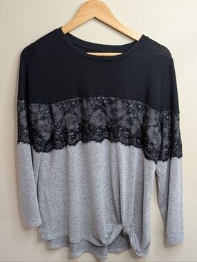 Maurices Lace Colorblock Long Sleeve Top | Size 0X | Black & Gray